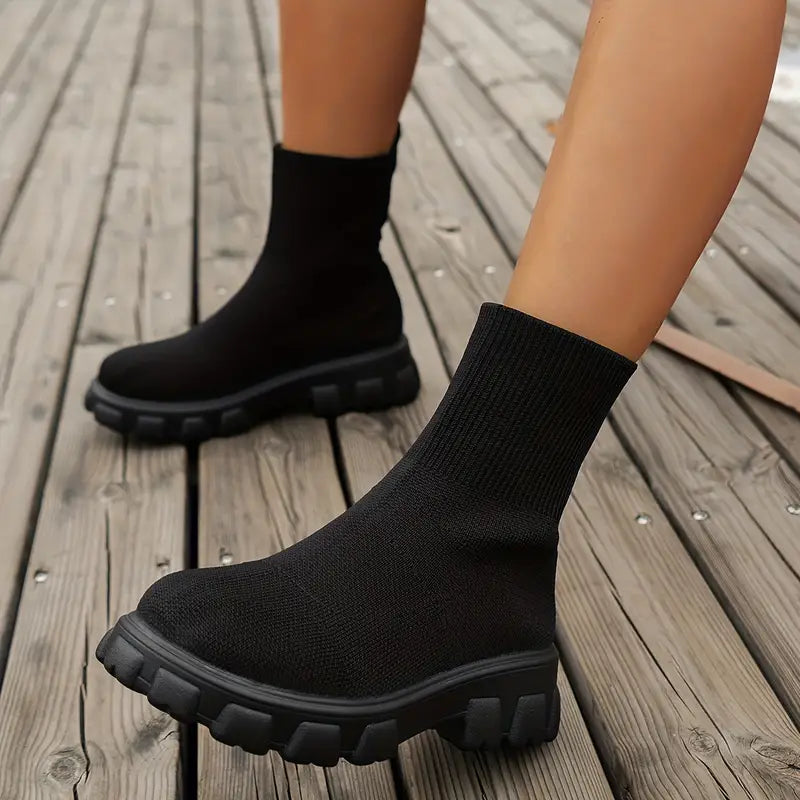 Noura Al-Hadi | Knit Sock Boots | Van basic schoenen naar moderne power look