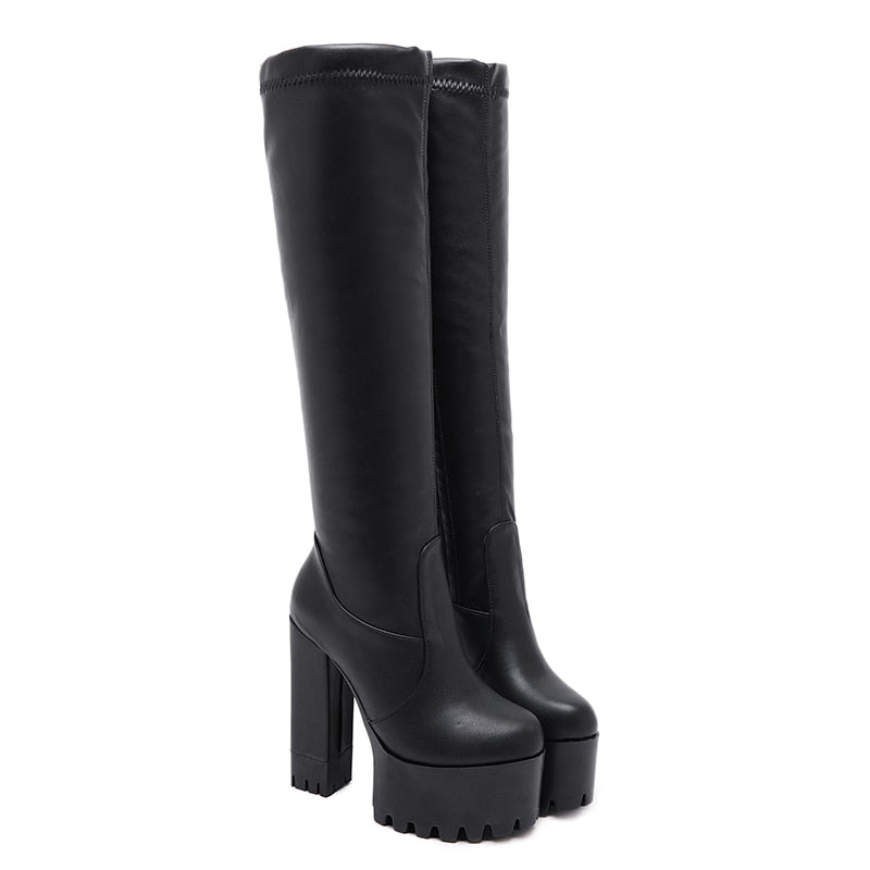 Victoria Monroe | Platform High Heel Boots | Geeft je houding kracht en je look een statement