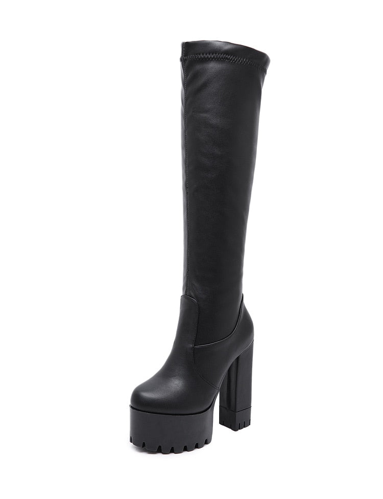 Victoria Monroe | Platform High Heel Boots | Geeft je houding kracht en je look een statement