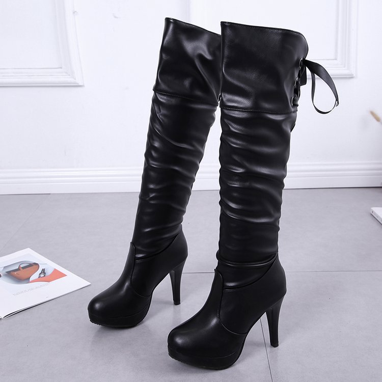 Danielle Foster | Overknee Platform Heeled Boots | Creëert een krachtig silhouet met een elegante, vrouwelijke uitstraling