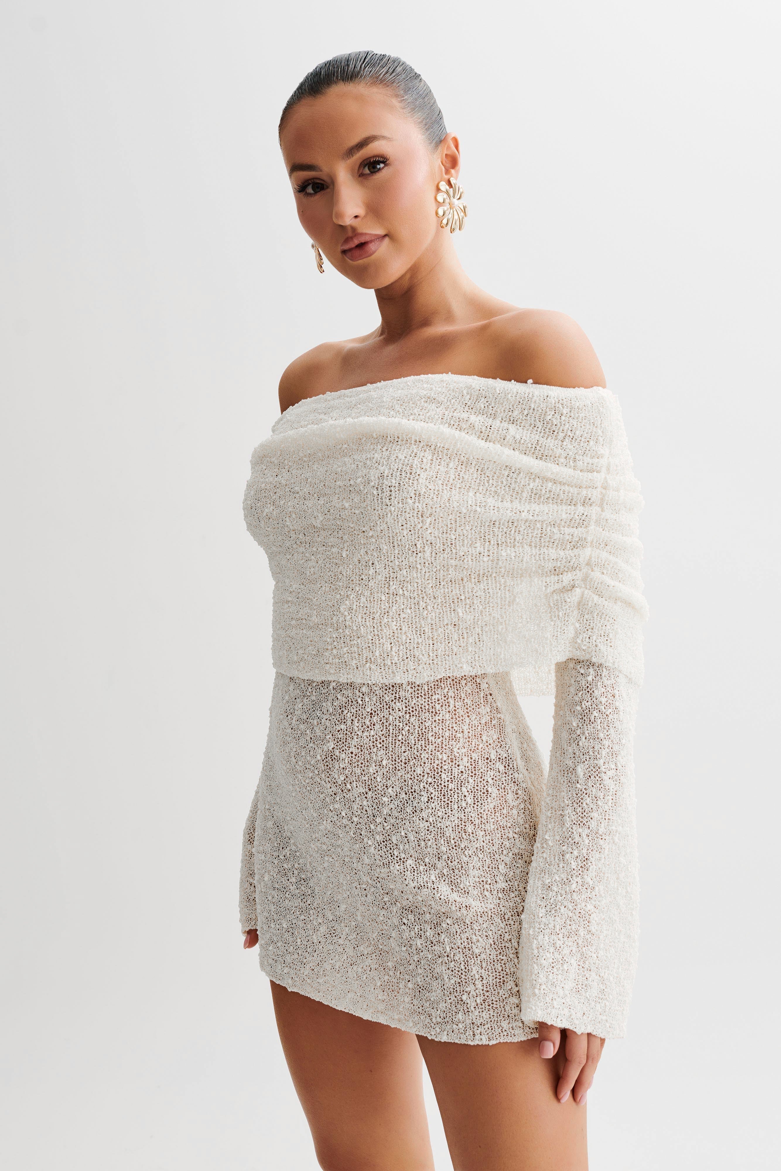 Sophia Mitchell | Off-Shoulder Mini Jurk | Jij straalt pure elegantie en zelfverzekerde sensualiteit uit