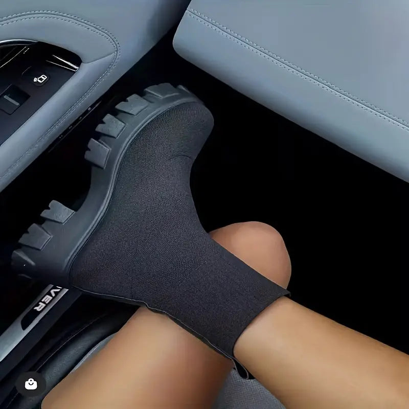 Noura Al-Hadi | Knit Sock Boots | Van basic schoenen naar moderne power look