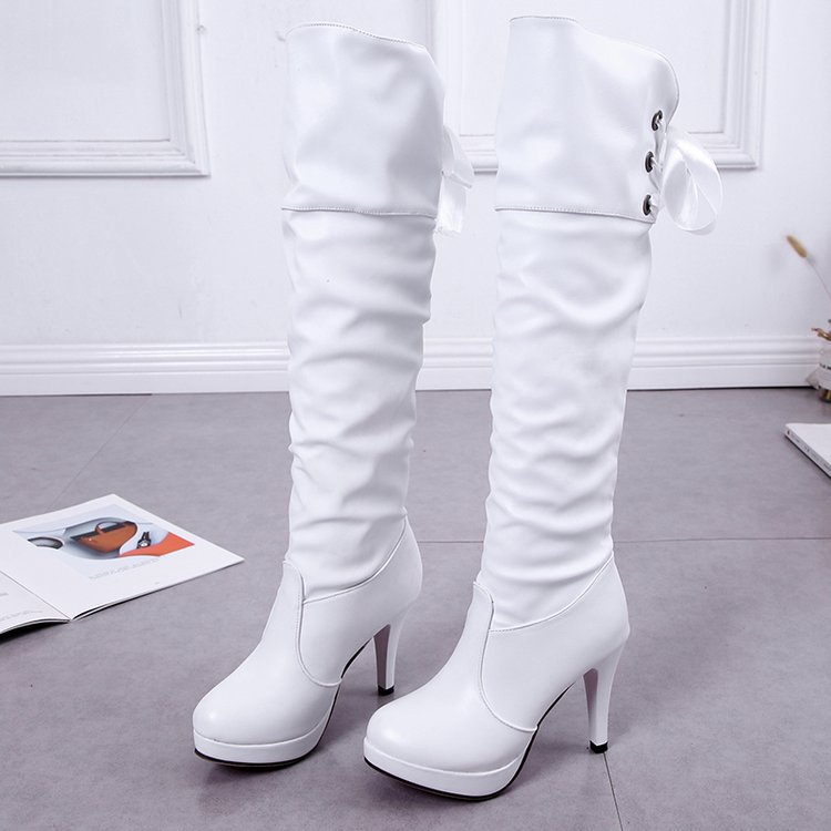 Danielle Foster | Overknee Platform Heeled Boots | Creëert een krachtig silhouet met een elegante, vrouwelijke uitstraling