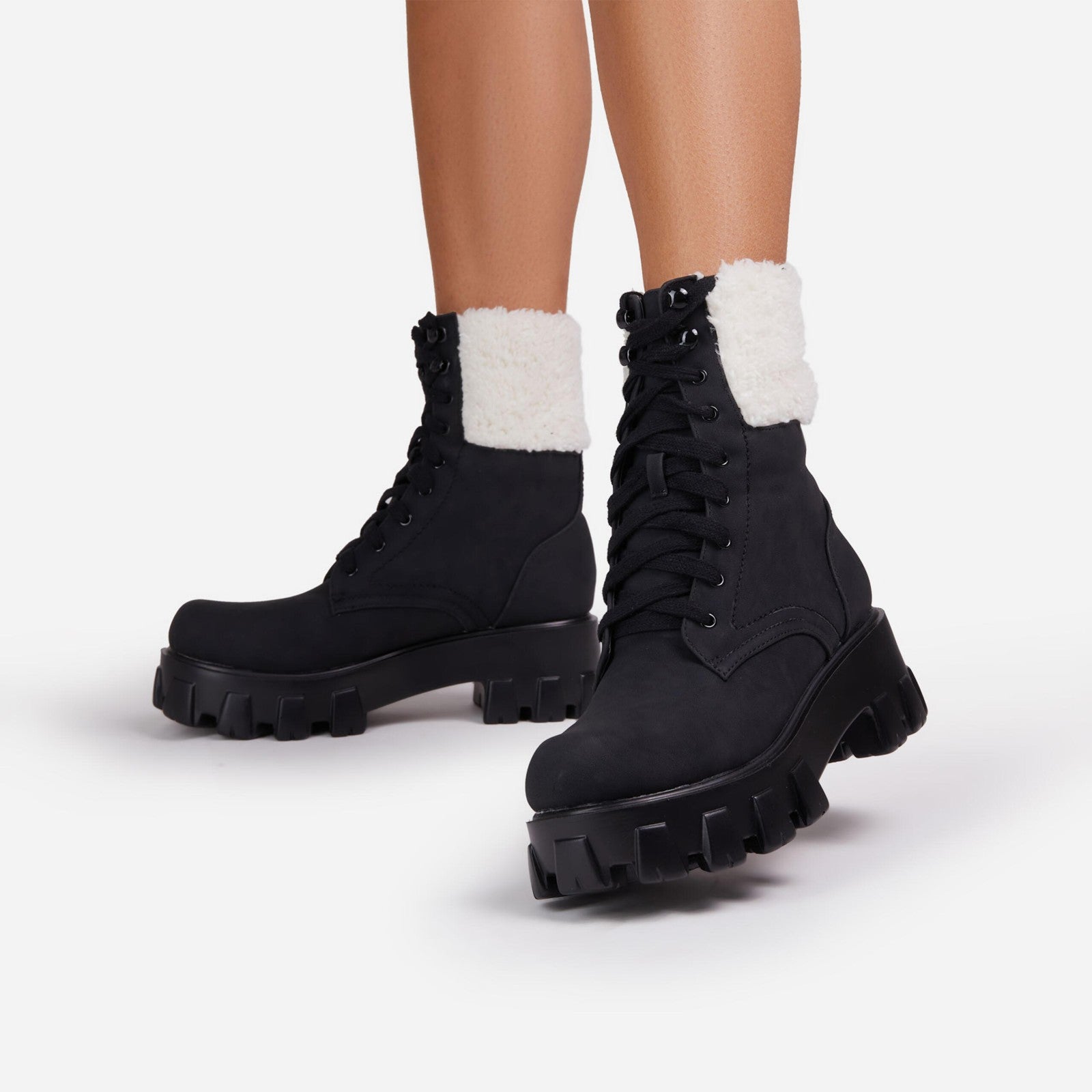 Harper Collins | Teddy Lined Lace-Up Boots | Houdt je warm met een stoere en stijlvolle uitstraling