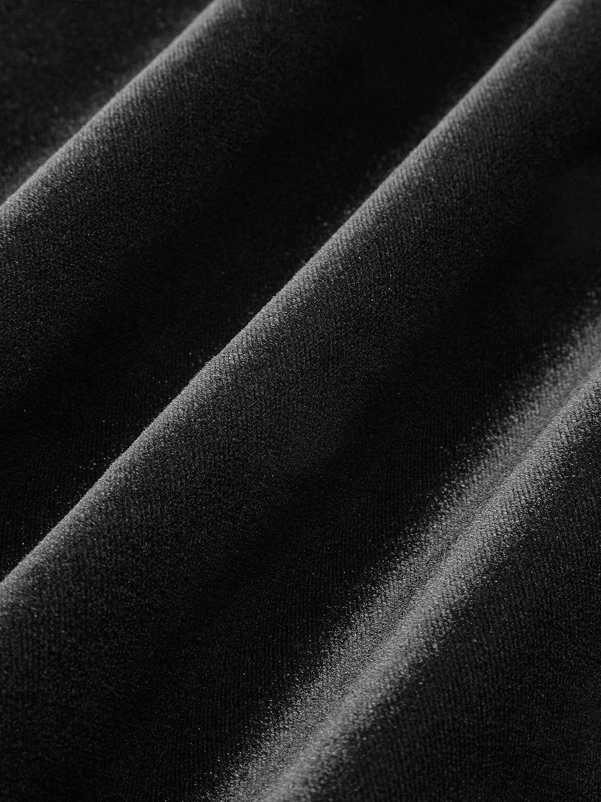 Alessia | Noir Essence Dress | Van minimalistisch naar magnetisch