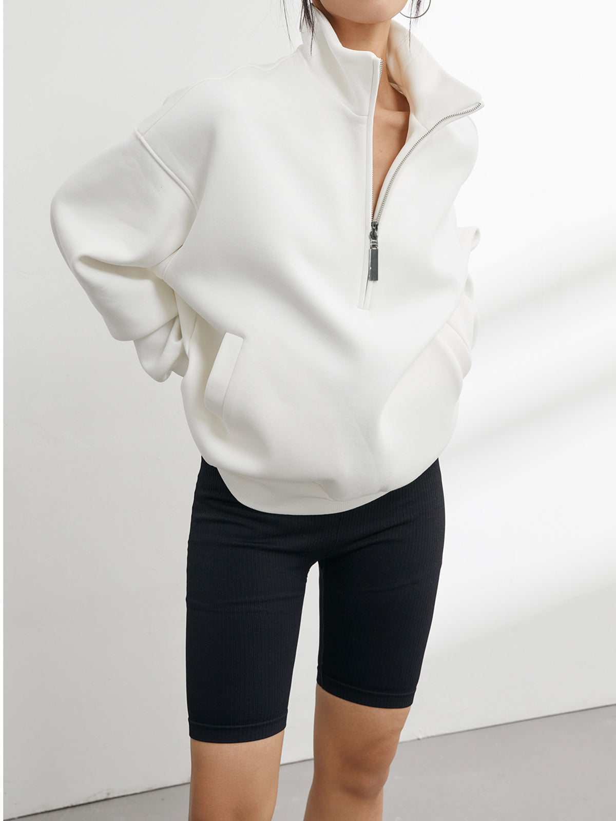 Astrid Nyholm | Minimalistische Half-Zip Trui met Moderne Pasvorm