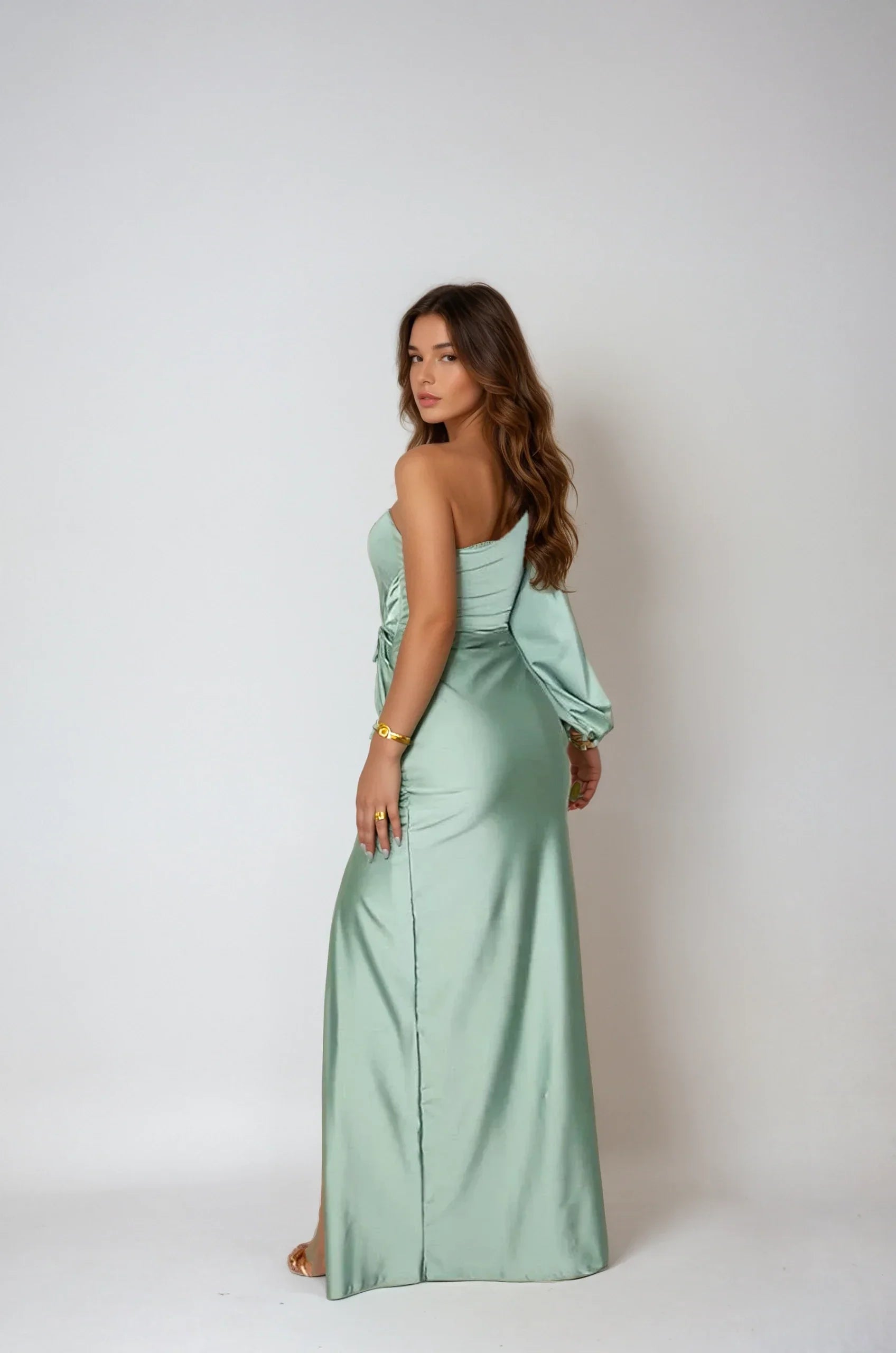 Alessia Vercelli | Zomerse Satijnfeel One-Shoulder Maxi Jurk
