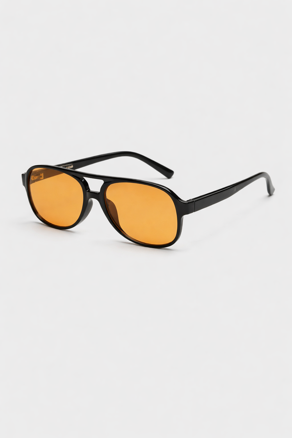 Natalia Cruz | Zwarte Aviator Zonnebril met Amber Glazen