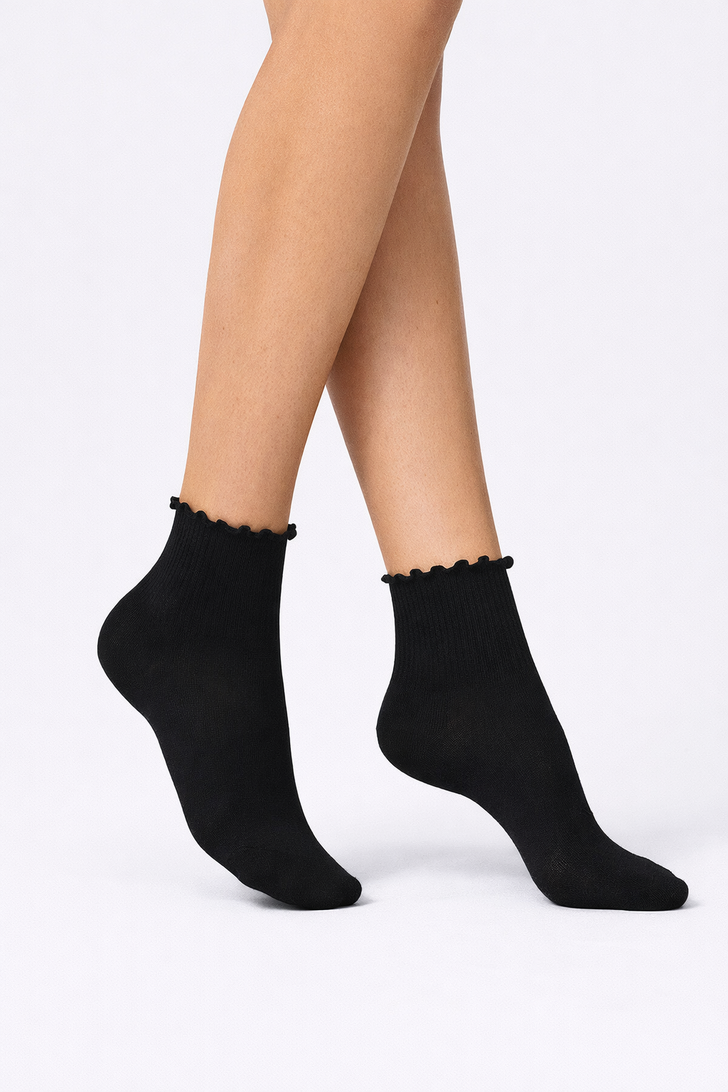 Signe Andersson | Elegante Sokken met Subtiele Ruches