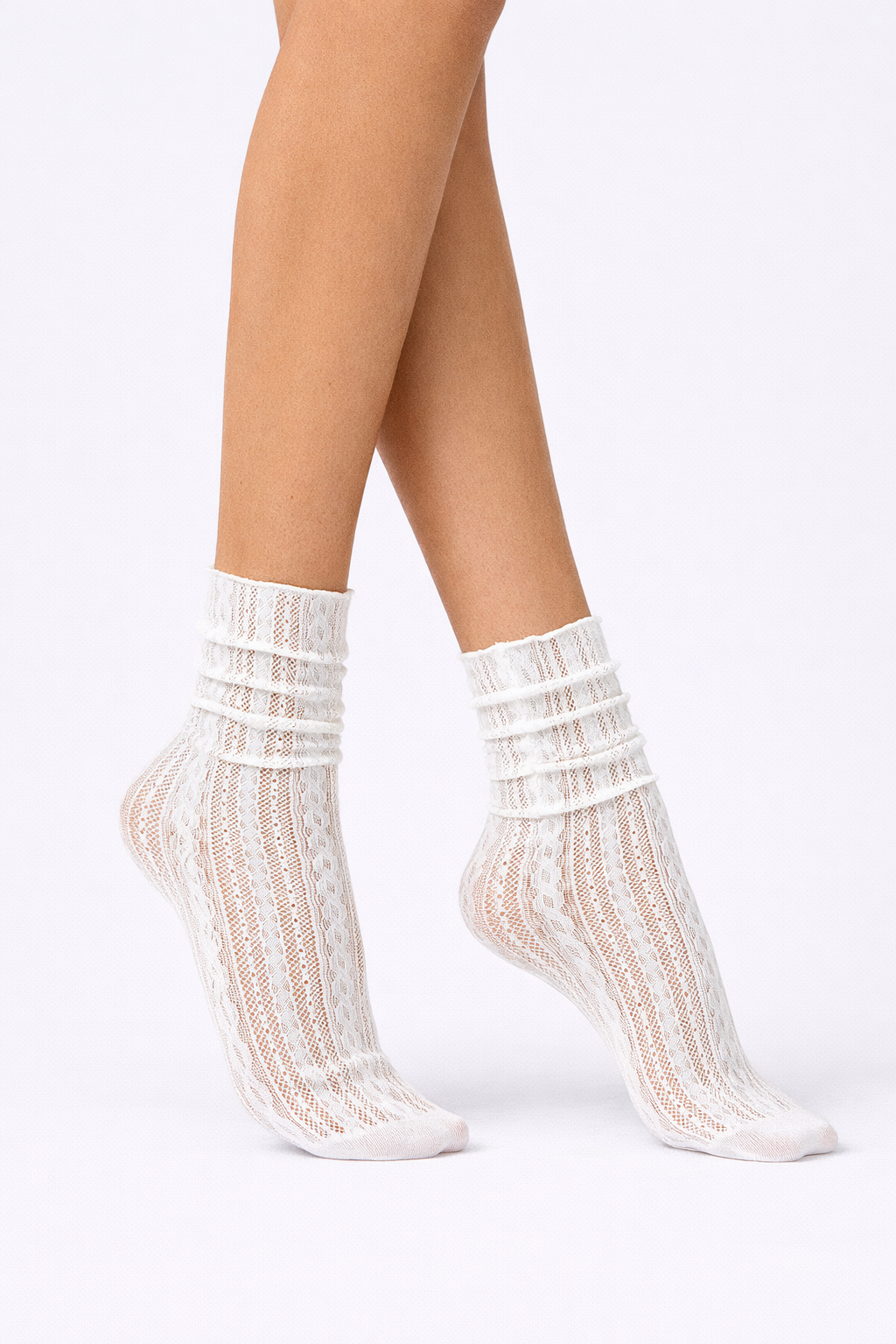 Astrid Nylund | Elegante Kanten Sokken met Scandinavische Verfijning