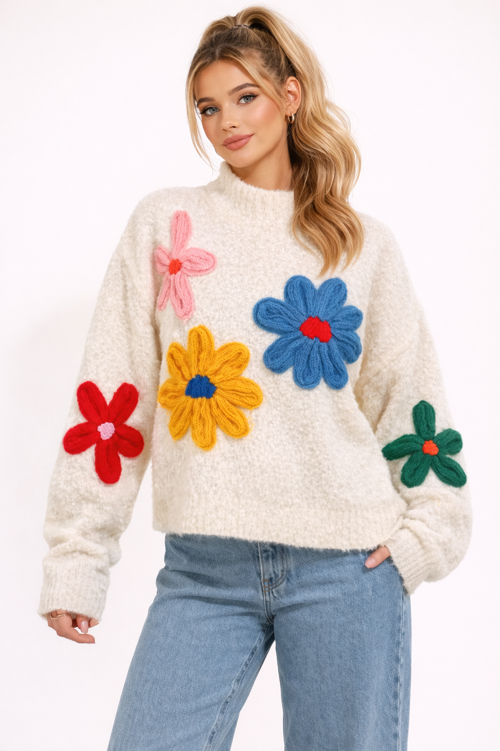 Freja Lundqvist | Speelse Trui met Handgemaakte Bloemenapplicaties
