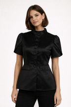 Zwarte getailleerde dames top met opstaande kraag en elegante knoopsluiting