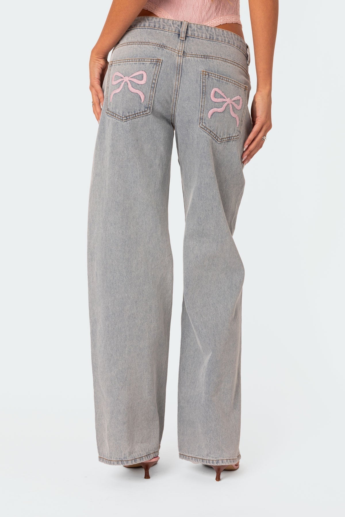 Emily Dawson | Bow Detail Wide Leg Denim | Combineert speelse details met tijdloze elegantie