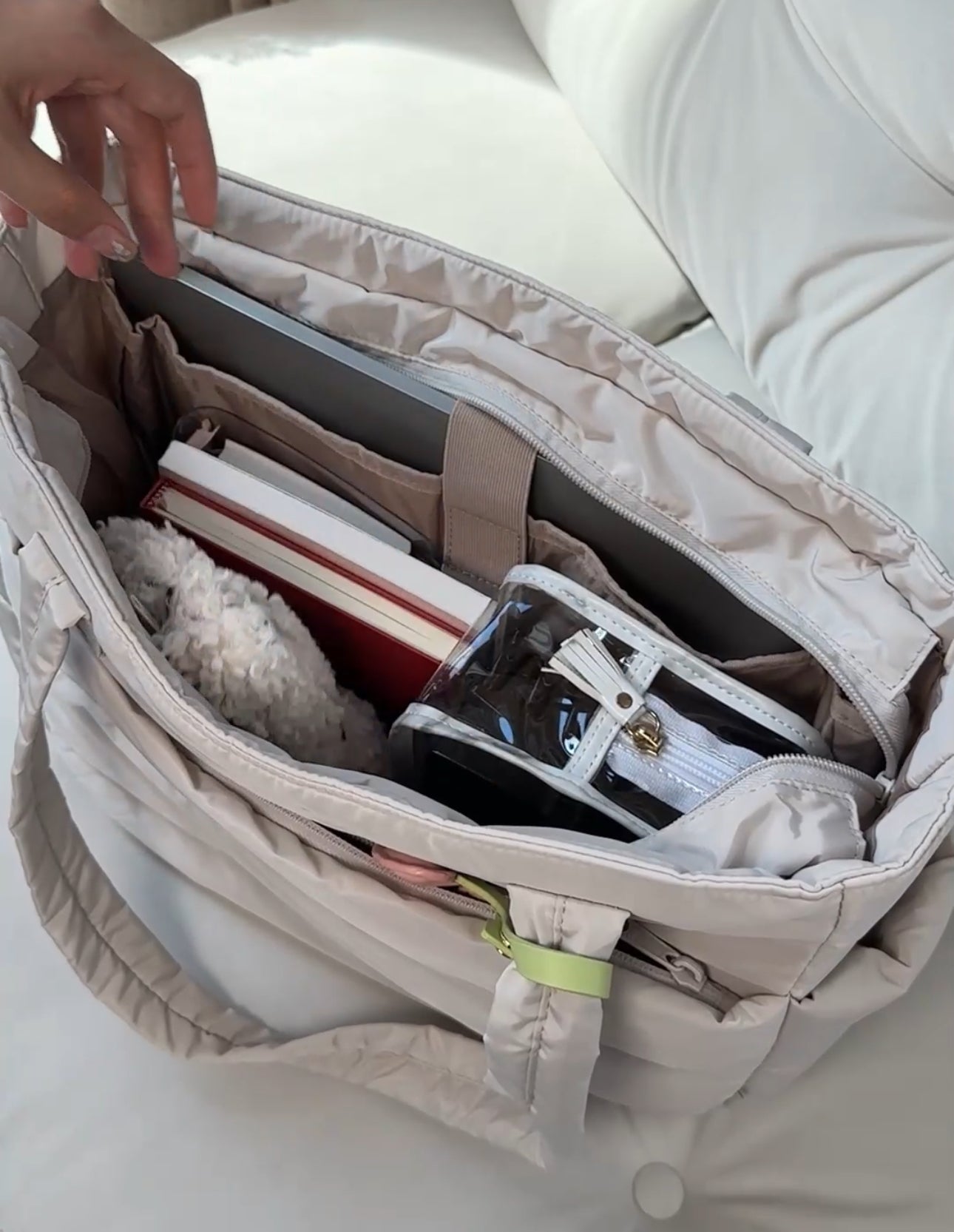 Isabelle Laurent | Gewatteerde Schoudertas in Zwart