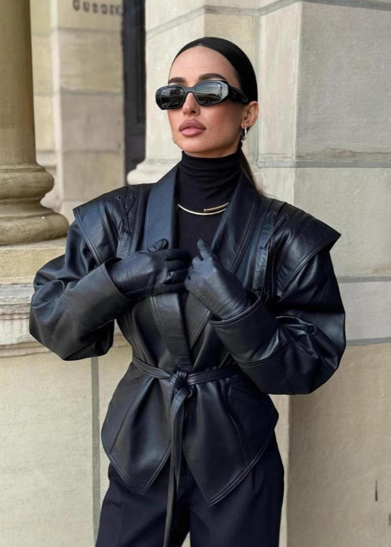 Rosita | Herfst/Winter – Luxe Leerfeel – Tailored Statement Jacket