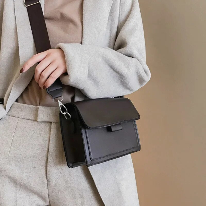Mila Ravenscroft | Crossbody Tas met Minimalistisch Design