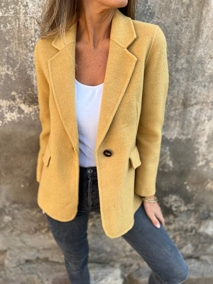 Amina Khalil | Tijdloze Wollook Blazer