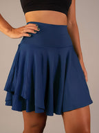 Lunara Noir | Flow Mini Rok | Een speelse rok die haar silhouet licht en vrouwelijk laat bewegen