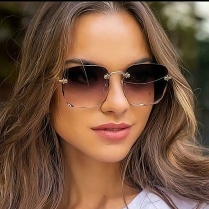 Valentina Castillo | Luxe Rimless Zonnebril met Gouden Details
